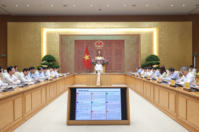 Prime Minister Lê Minh Hưng chaired the meeting on the implementation of tasks from the beginning of 2026 to the present, and the key directions and tasks for the coming period of the Ministry of Construction - Photo: VGP/Nhật Bắc