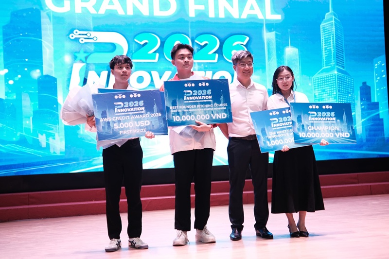 The Organizing Committee awarded the First Prize to the Tri-force team