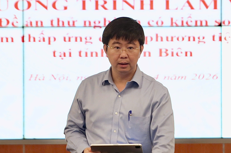 Deputy Minister of Science and Technology Bui Hoang Phuong speaks at the working session - Photo: Ministry of Science and Technology
